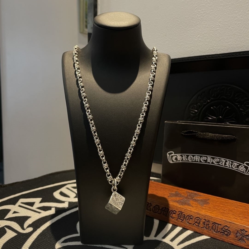 Ch*0me He**ts necklaces